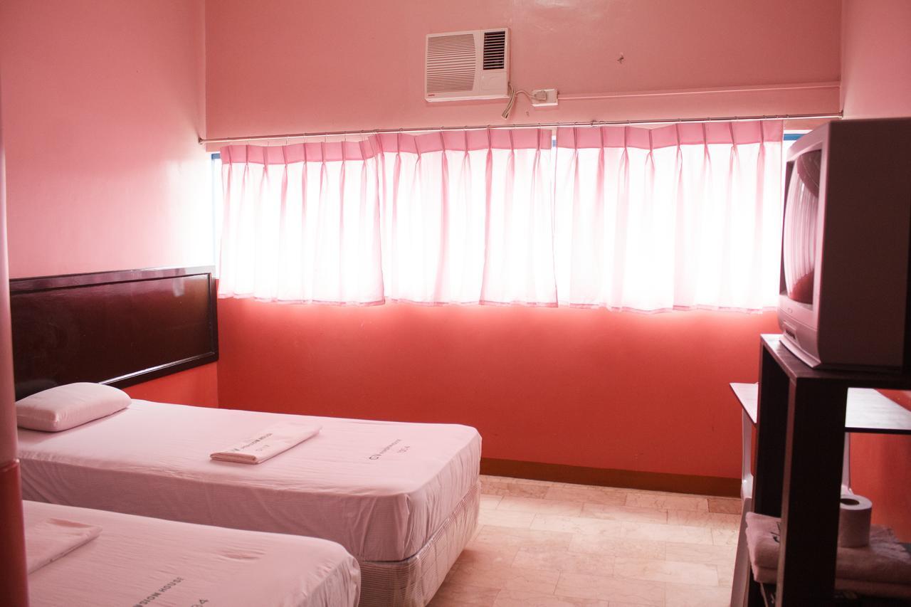 Gv Hotel - Baybay Esterno foto
